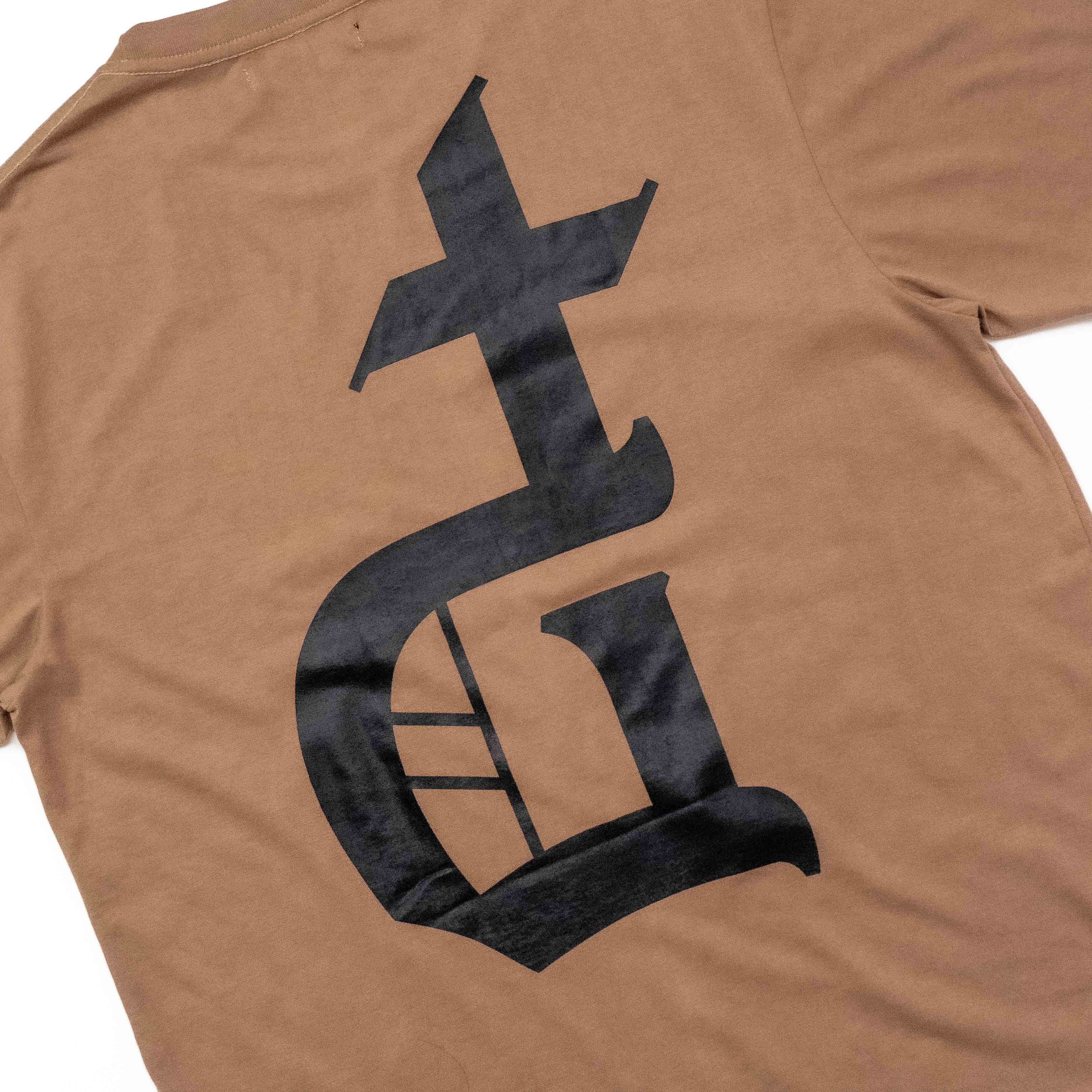BLACKLETTER LOGO MOCHA