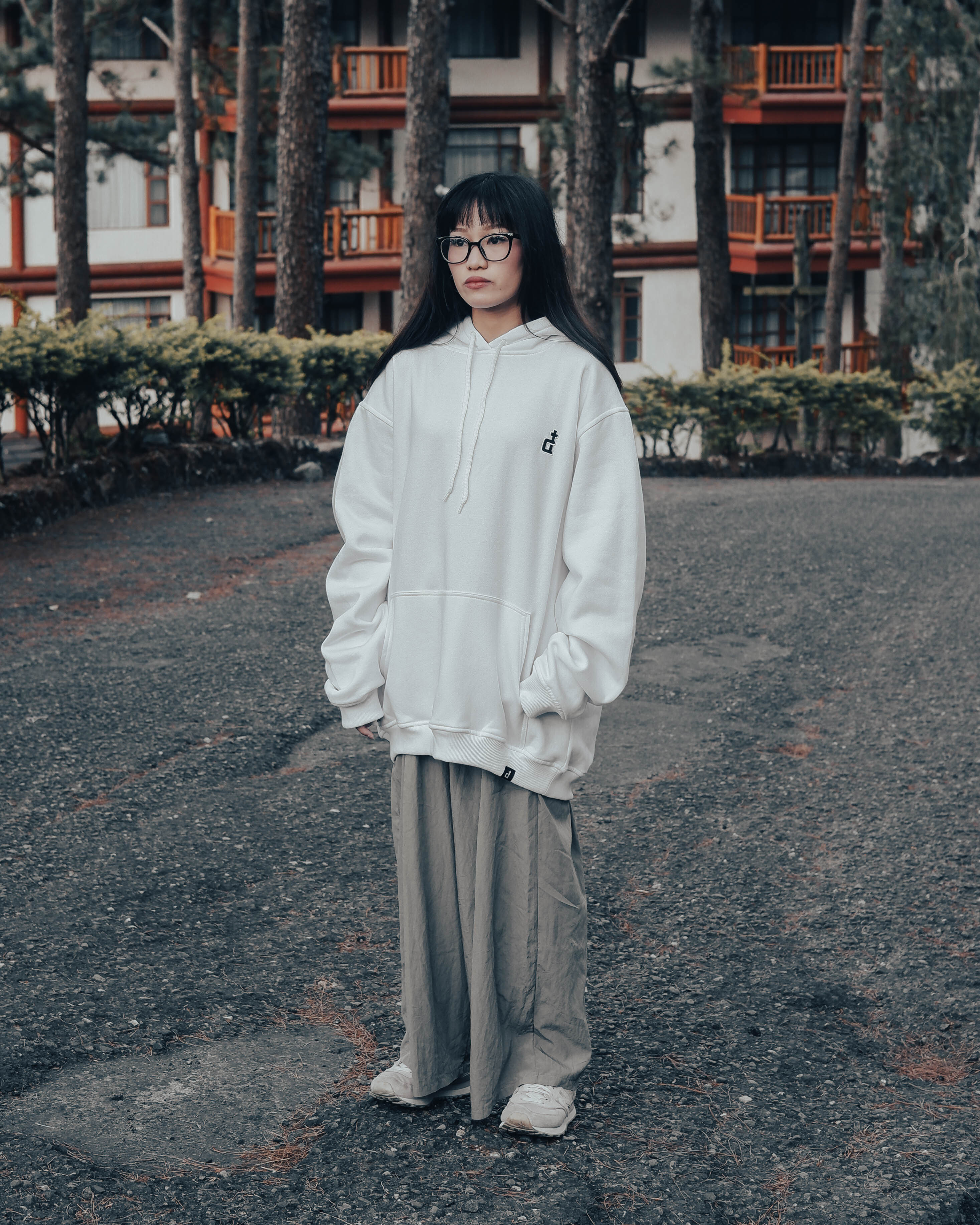 OG LOGO HOODIE WHITE