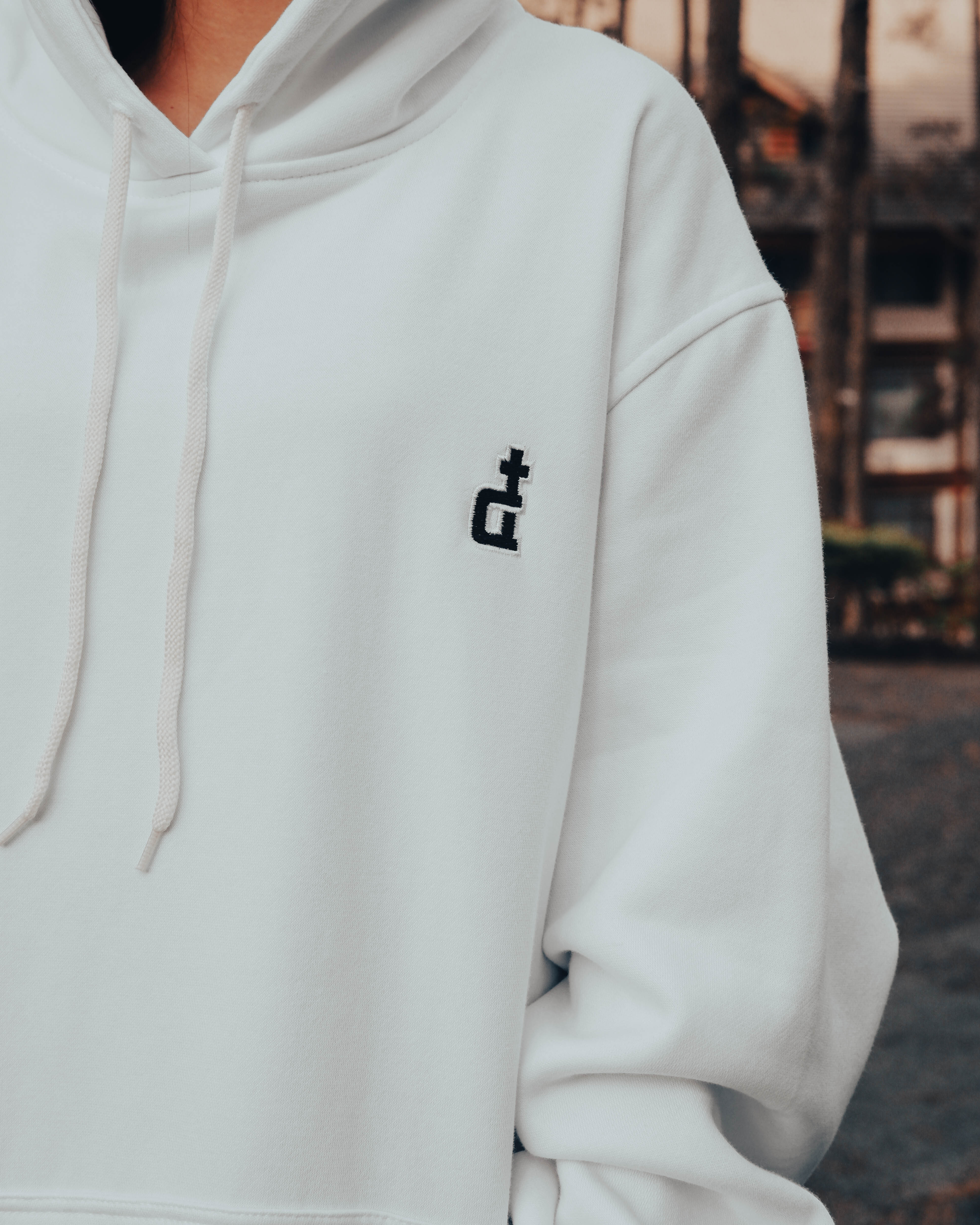 OG LOGO HOODIE WHITE