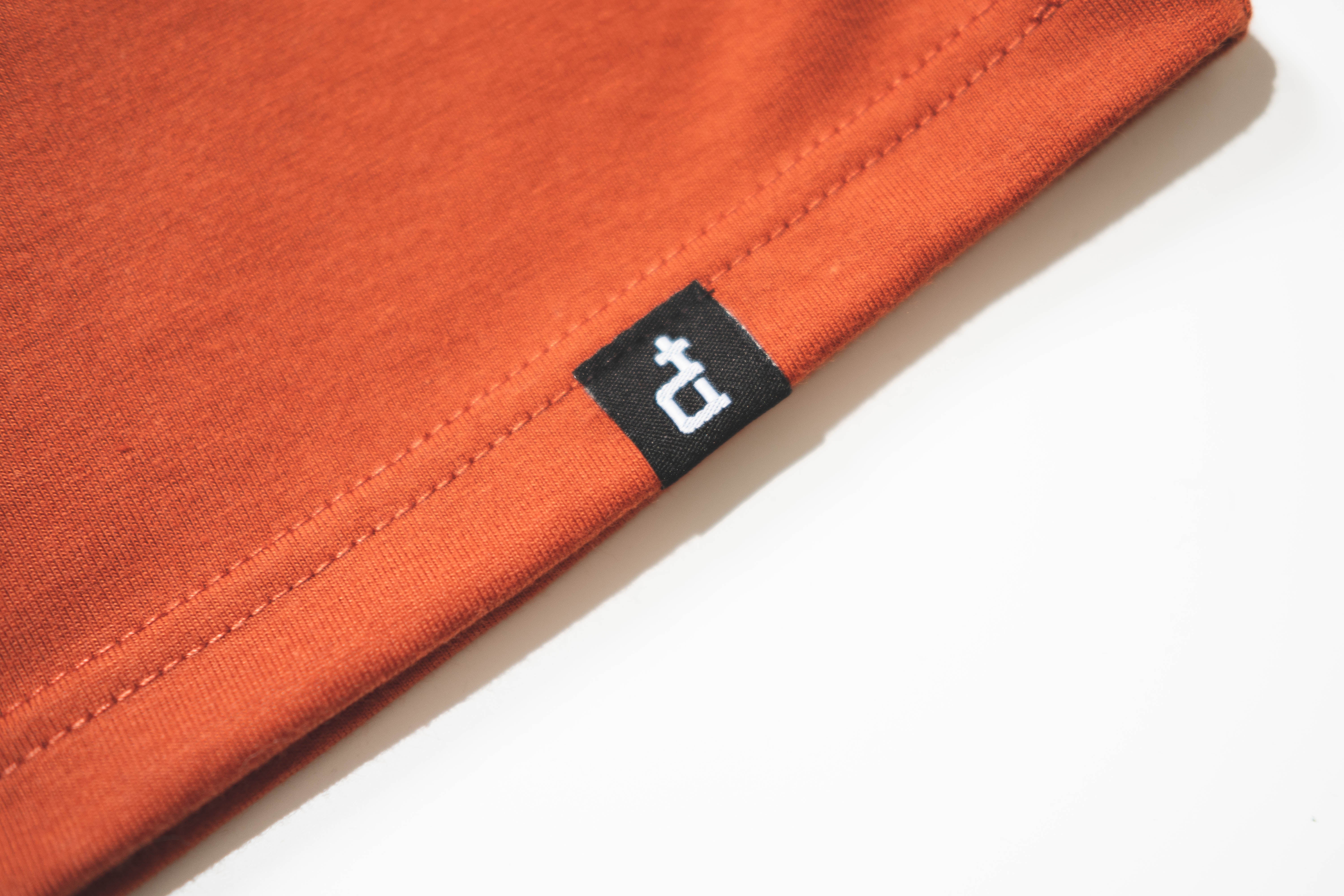 PLAIN RUST TEE