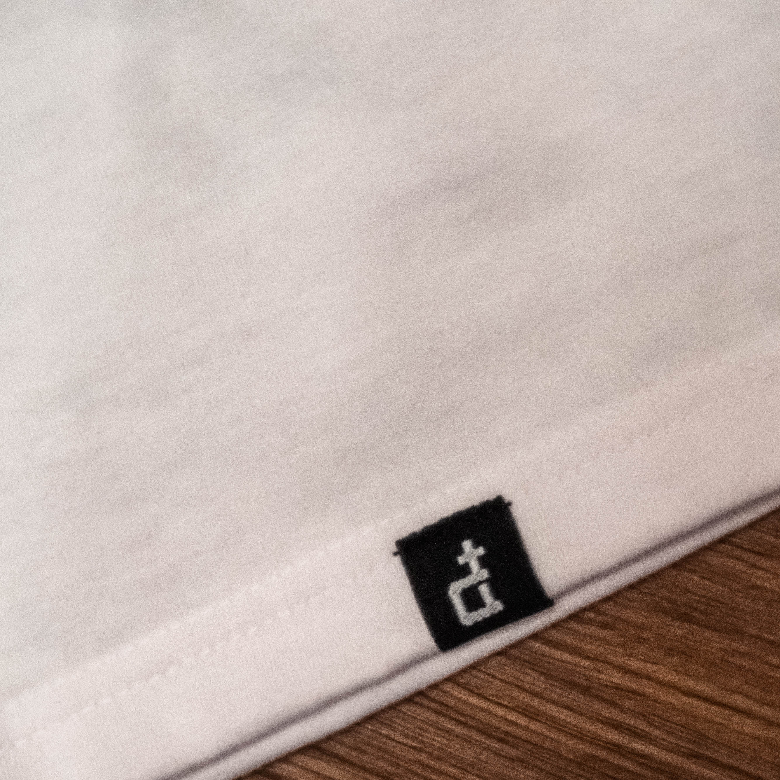 PLAIN WHITE TEE