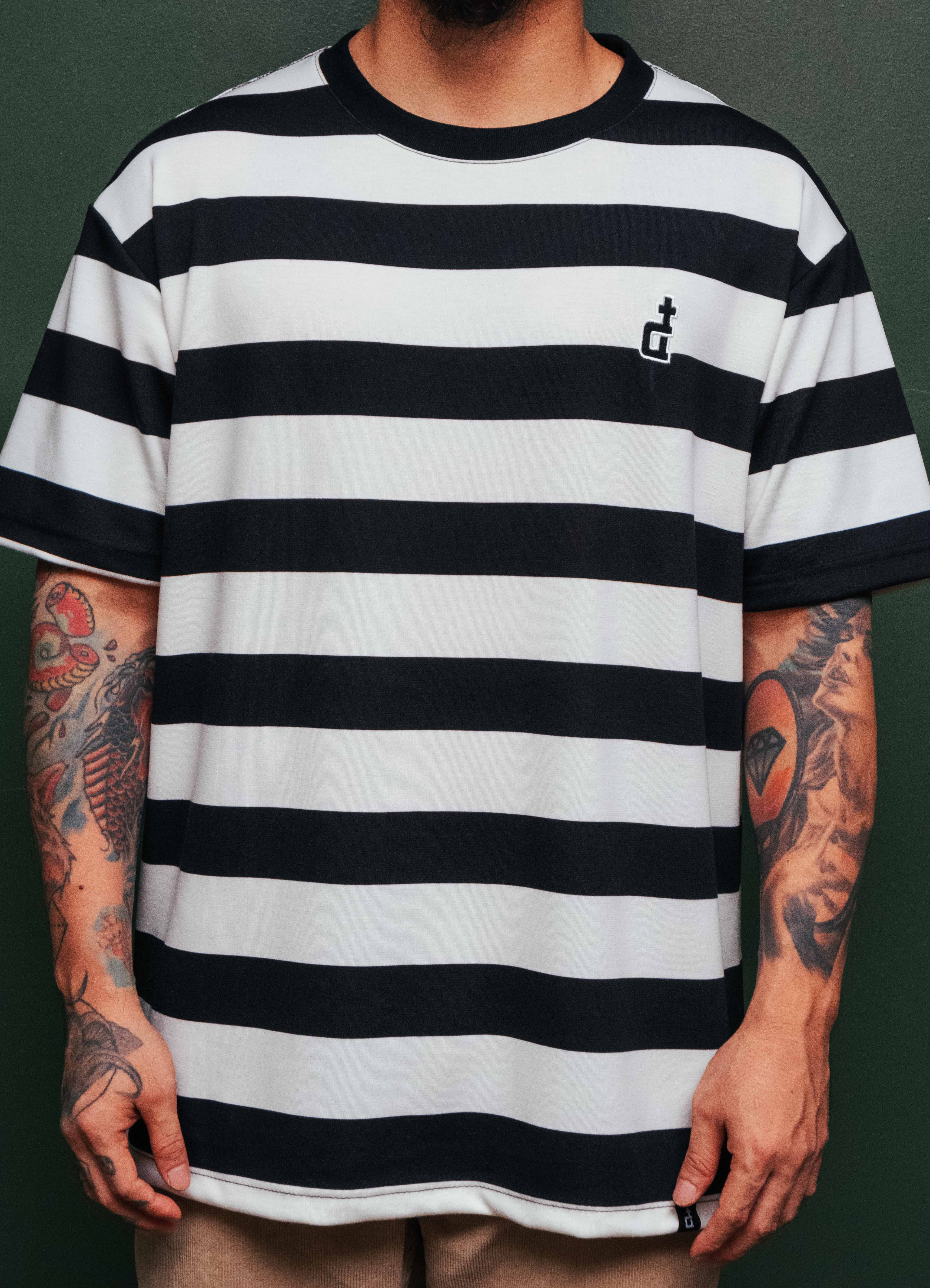 OG LOGO BLACK AND WHITE STRIPES 18